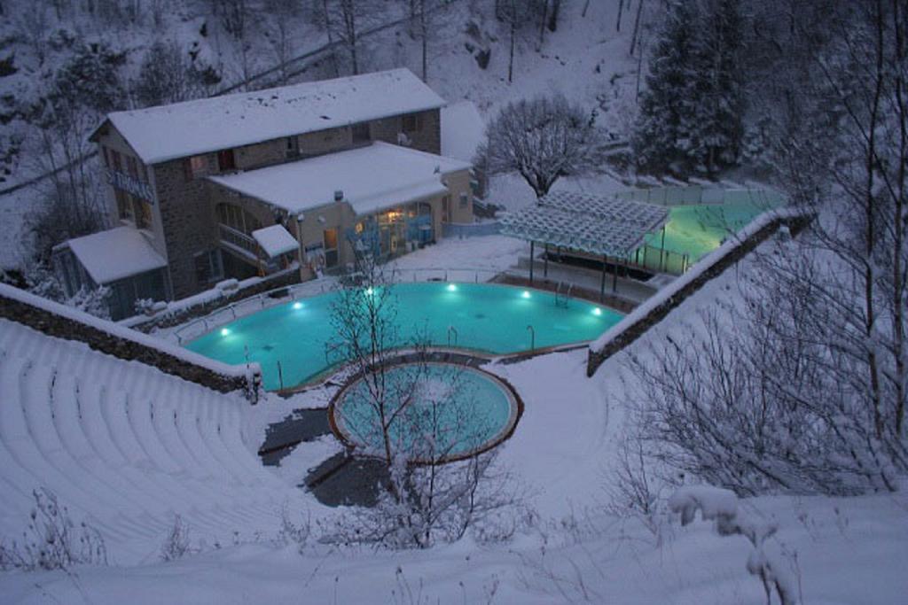 Résidence Campredon - 6 à 8 pers - Linge Inclus - Terrasse 25m2 plein sud - Jardin - Internet - Parking - Navette pied du logement Font-Romeu-Odeillo-Via Esterno foto